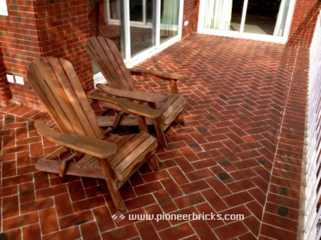 Pioneer clay tiles for roof: Enigma series in terracotta-antique