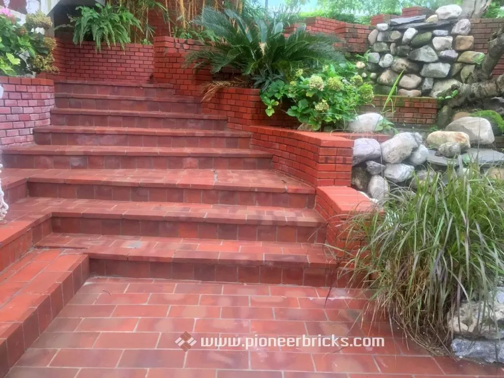 Pioneer garden design: Enigma series in brown-antique
