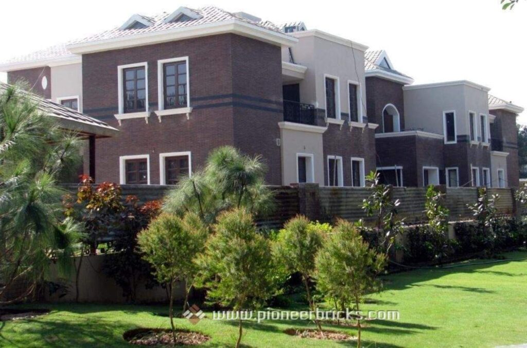 Pioneer brick houses: Splendor series in brown