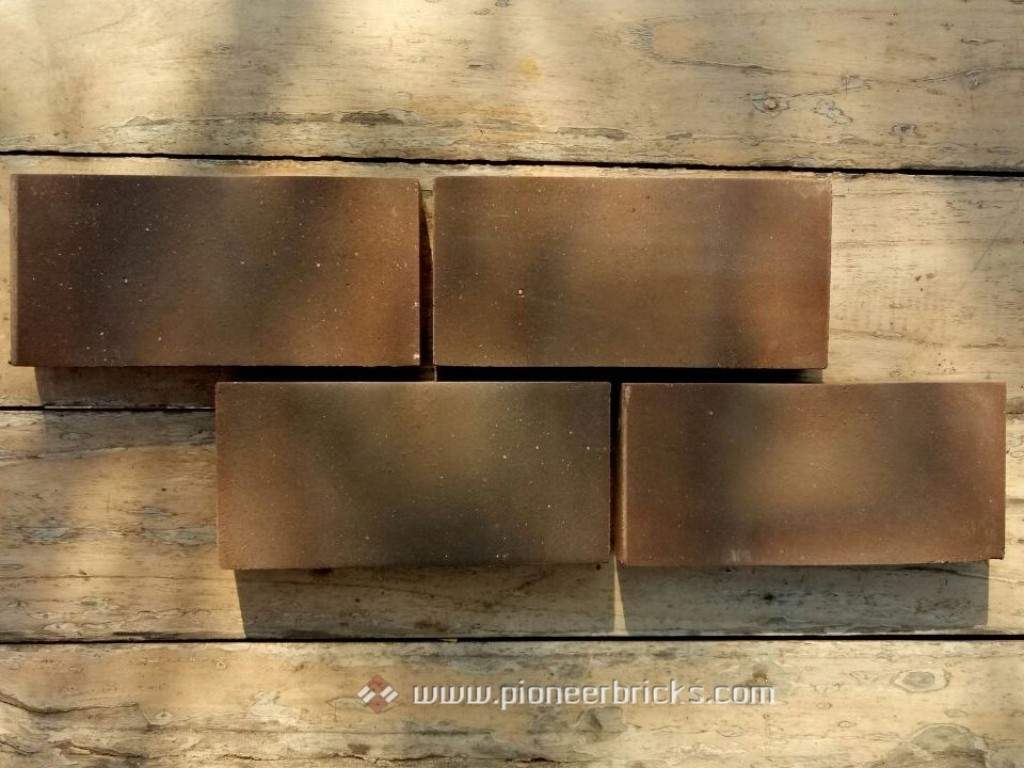Enigma: flooring bricks in natural Brown/Black-Antique shades