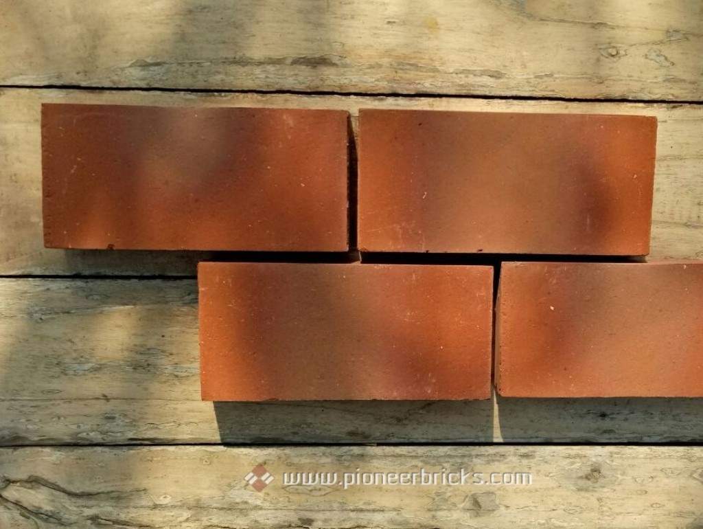 Enigma: flooring bricks in natural Terracotta-Antique shades