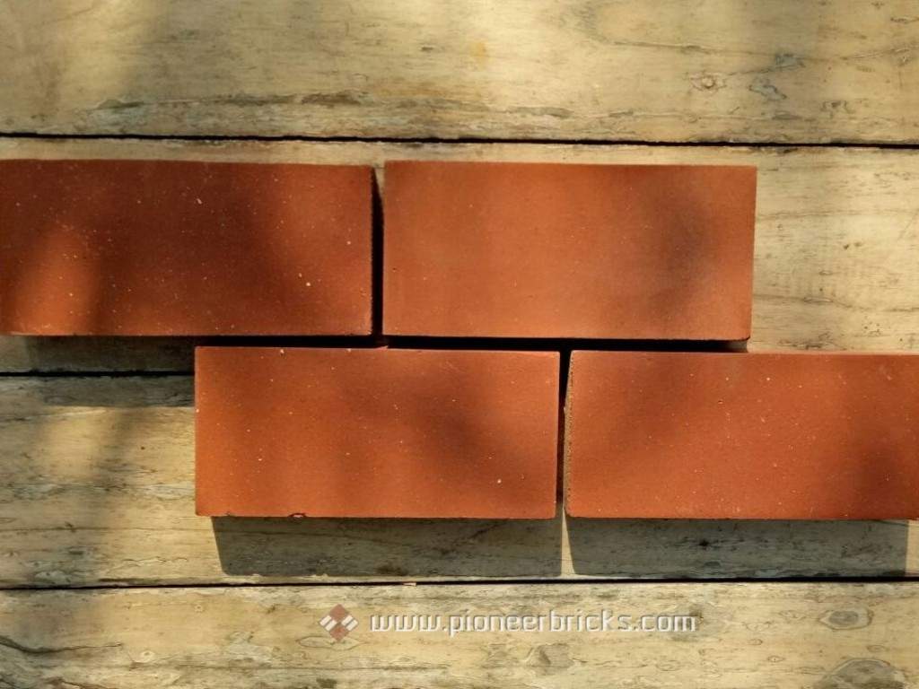 Enigma: flooring bricks in natural Terracotta shades