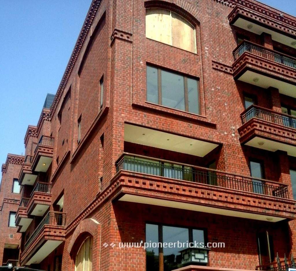 Pioneer brick houses: Machine Brick series in terracotta