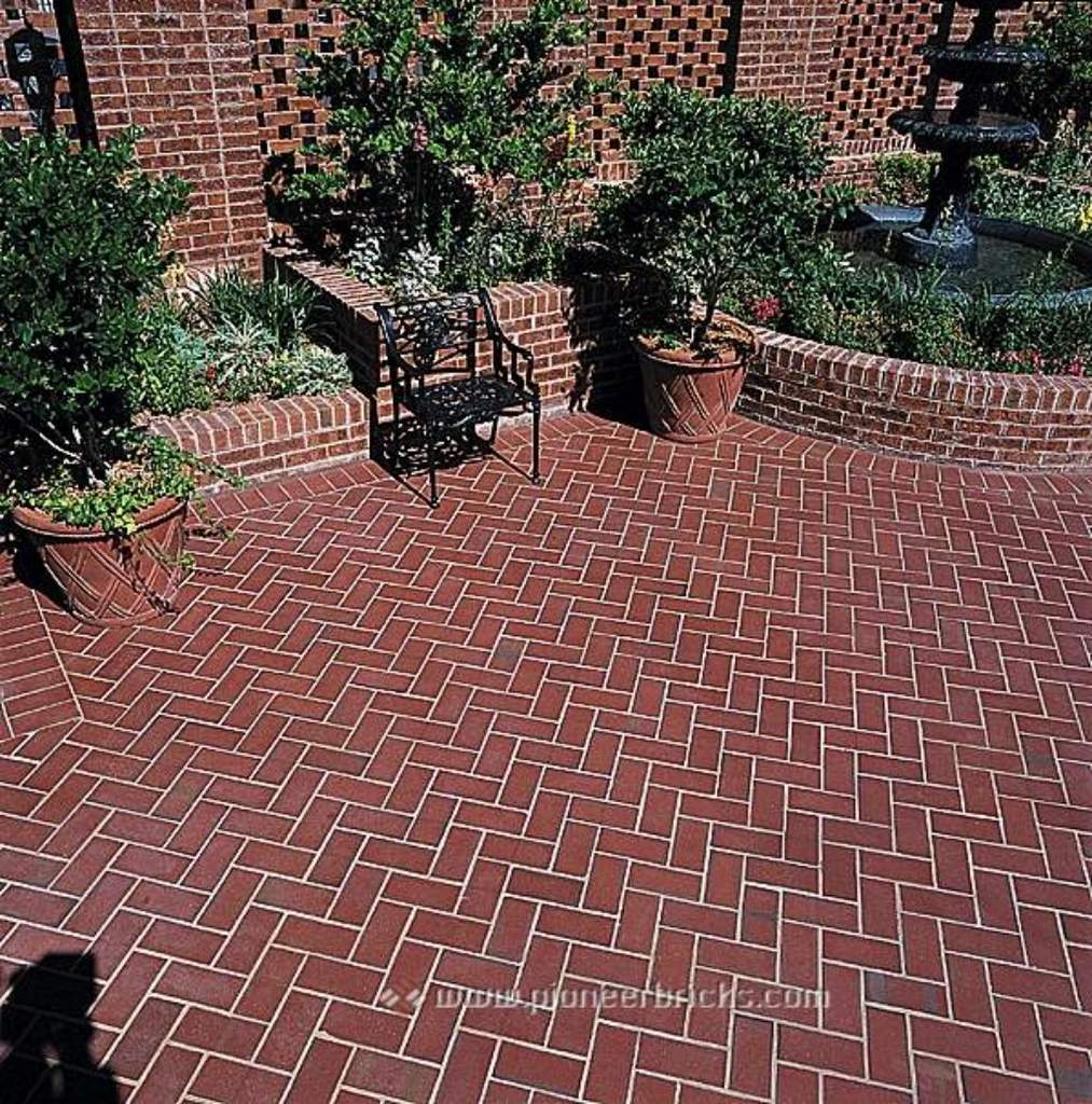 Pioneer machine bricks: Paver series in terracotta