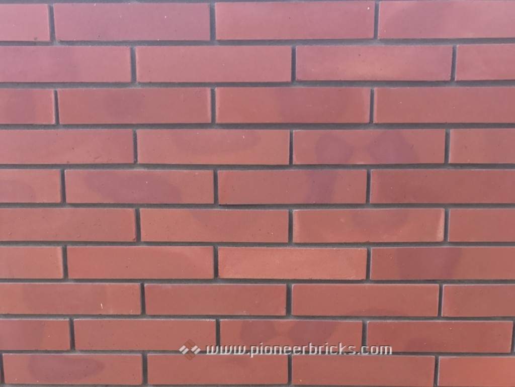 Royal Bell: cladding bricks in natural Terracotta shades