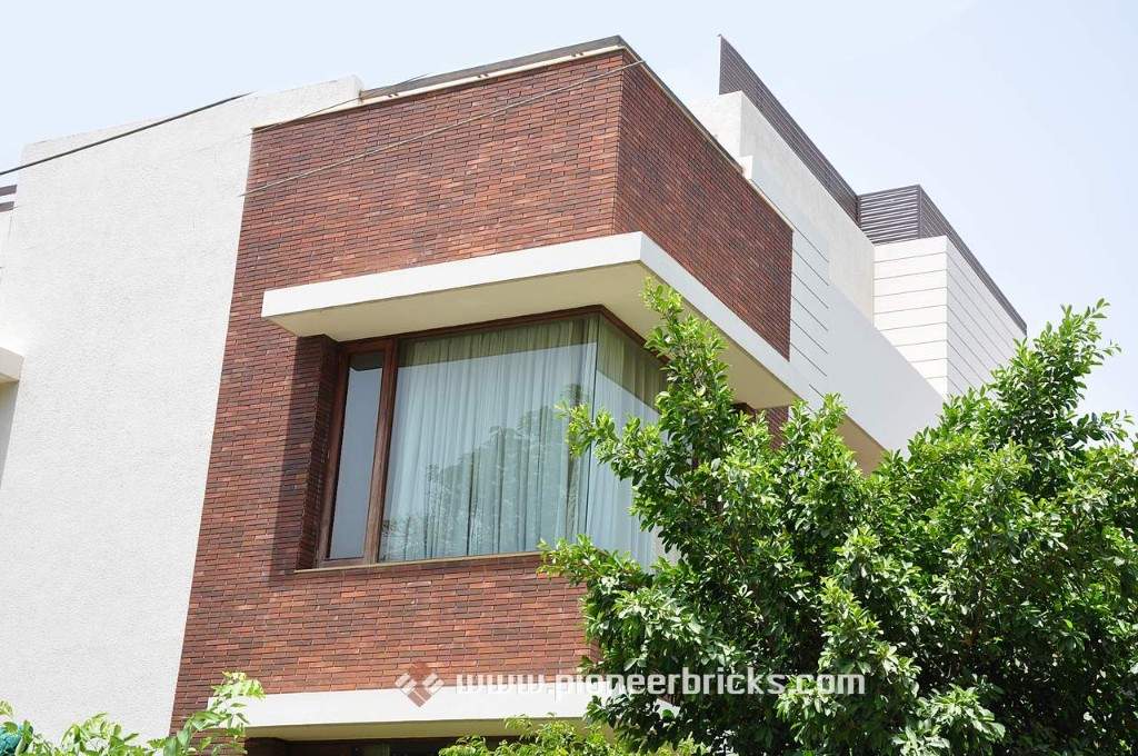 Pioneer cladding brickwork: Sleek series in brown-black